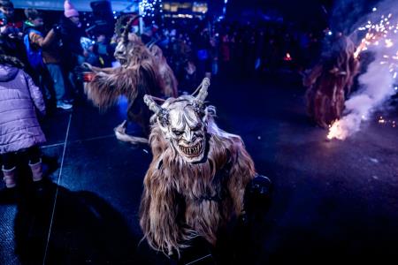 Parklni in Krampusi so nas obiskali (16)